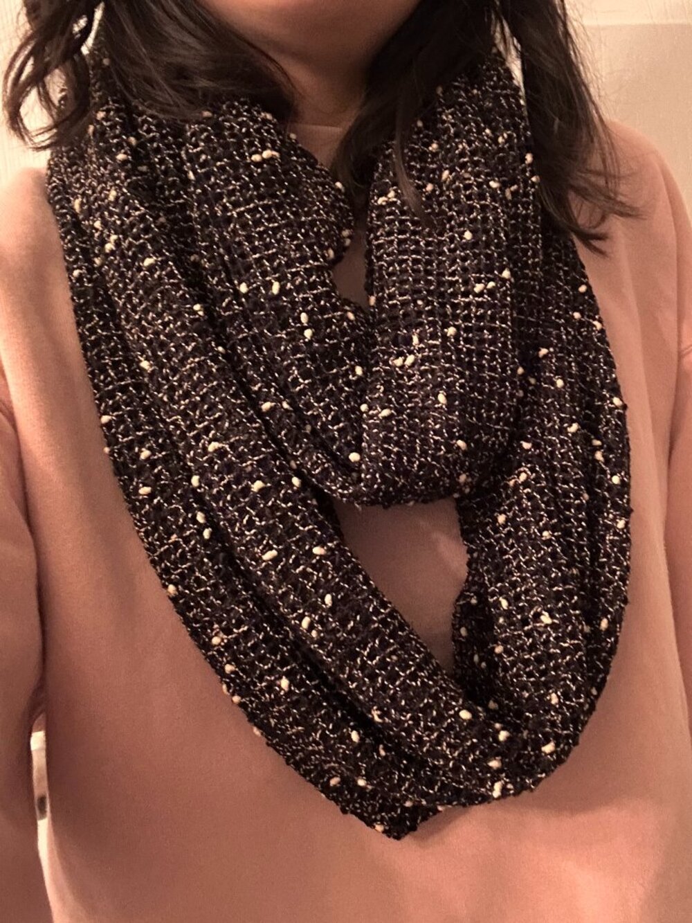 3/$10 🟢 Urban outfitters tube scarf, speckled black